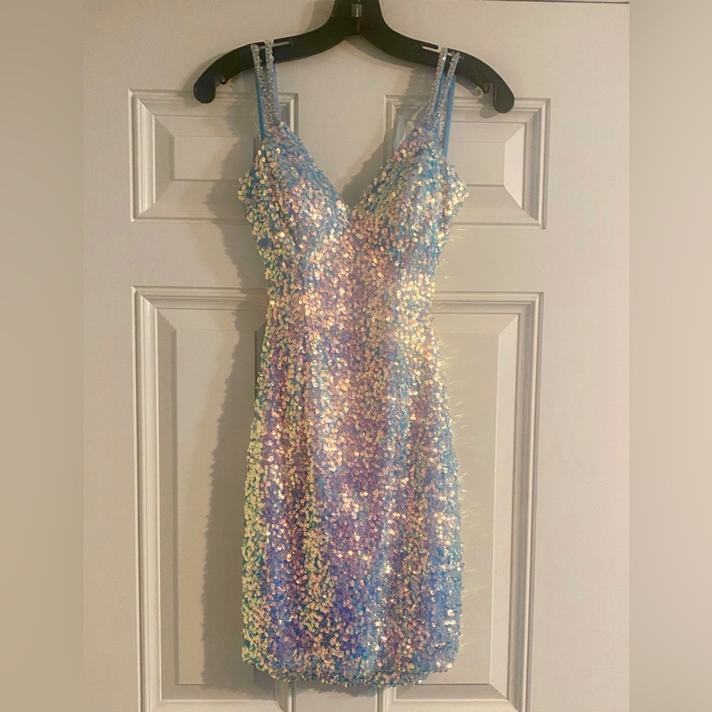 Vienna Prom Dress. Sequins Dress. Homecoming Dress. Open back. V neckline.